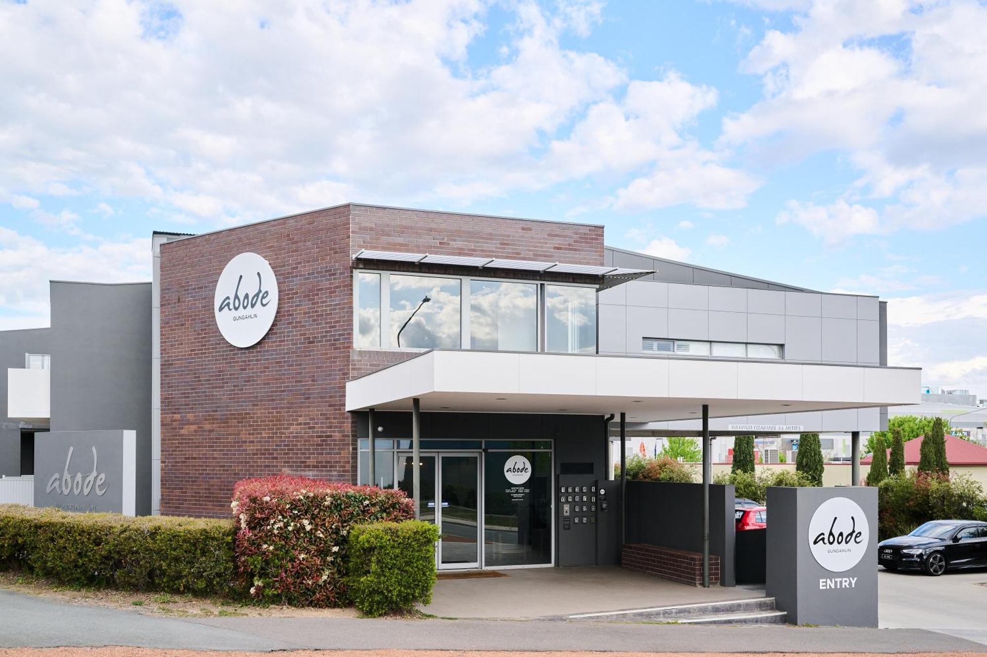 Hotel Abode Gungahlin Canberra Exterior foto