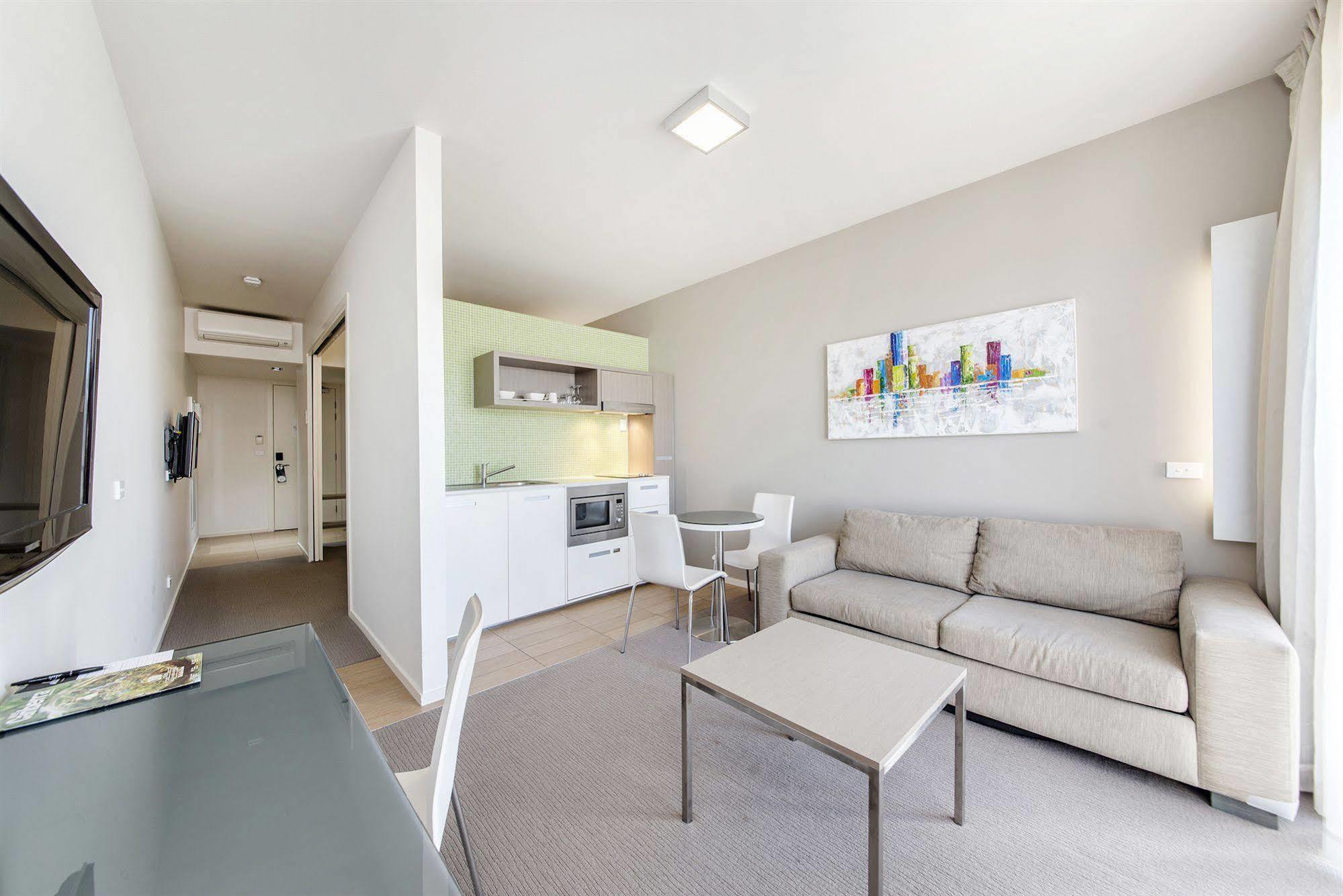Aparthotel Abode Gungahlin Canberra Exterior foto
