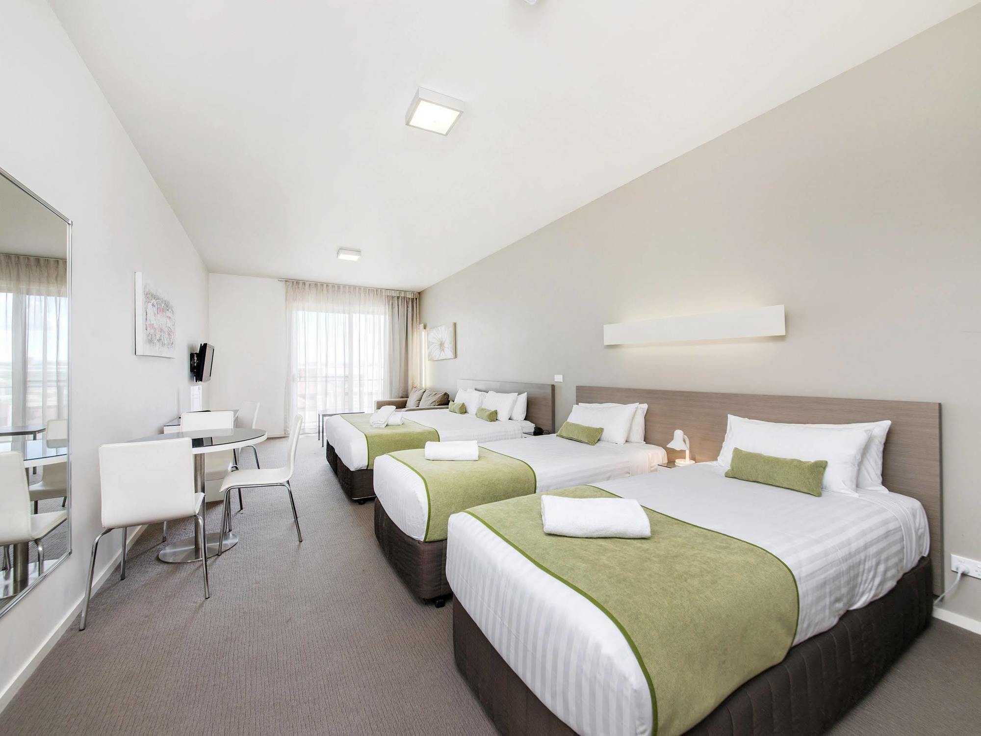 Aparthotel Abode Gungahlin Canberra Exterior foto